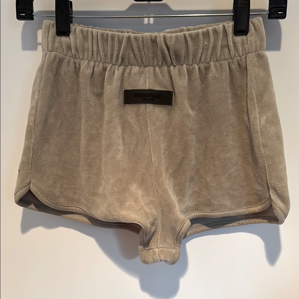 Fear of God Essentials velour short shorts in sea foam green - Picture 1 of 12